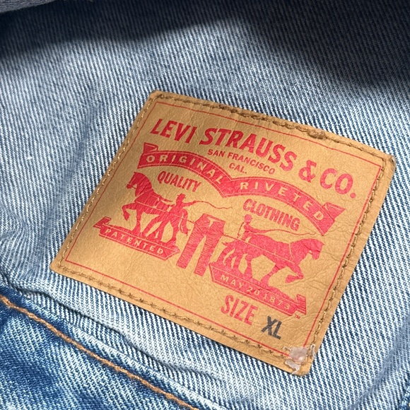 Levi's LGBT Pride I Have Seen The Future Rainbow Denim Trucker Jacket Mens XL - Picture 8 of 12